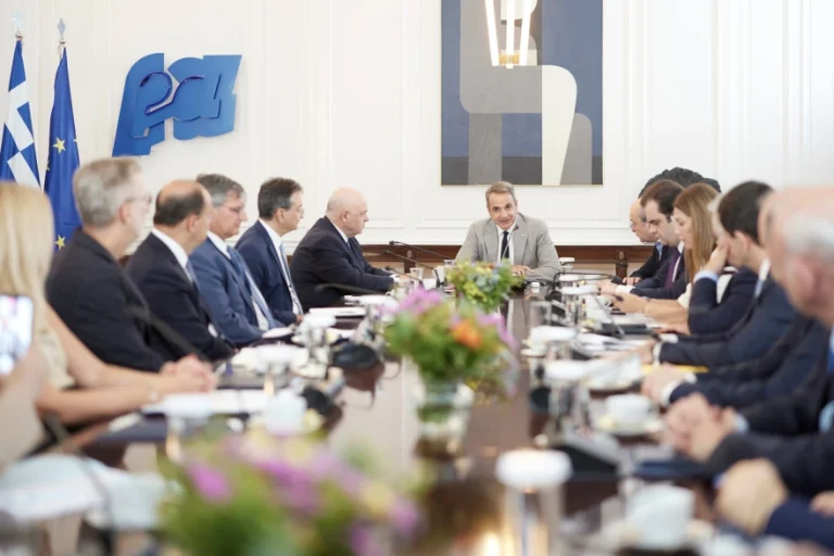 Δωρεά – μαμούθ 160 εκατ. ευρώ στα δημόσια πανεπιστήμια: Εκτεταμένες ανακαινίσεις σε ΕΚΠΑ, ΑΠΘ και ΕΜΠ