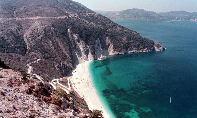 Κατολίσθηση στον Μύρτο Κεφαλονιάς: «Είμαστε στα επίπεδα του αποδεκτού κινδύνου» δηλώνει ο Λέκκας (video)