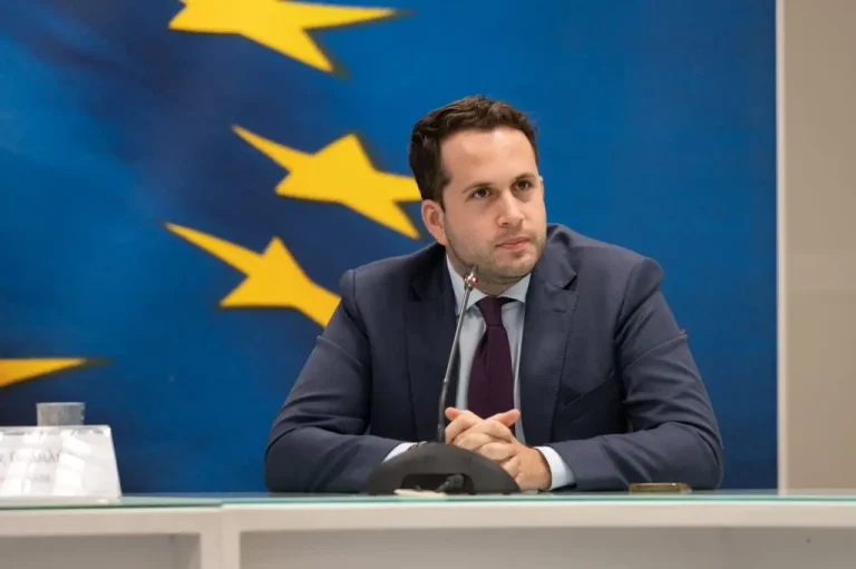 5 νέα μέτρα για τη μείωση του ιδιωτικού χρέους