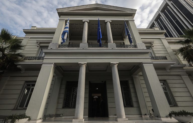 Κυπριακό: Η Αθήνα χαιρετίζει την πρωτοβουλία Γκουτέρες για επανεκκίνηση των συνομιλιών – Στο επίκεντρο η άτυπη συνάντηση «5+1»
