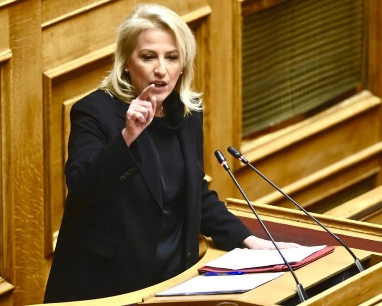 Ρένα Δούρου: Νέα επικεφαλής της Κοινοβουλευτικής Ομάδας του ΣΥΡΙΖΑ μετά την απόσυρση Πολάκη