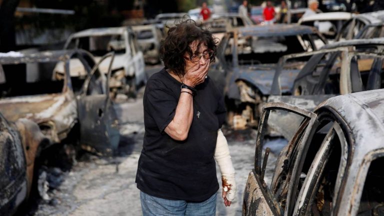 Μάτι: Συγγενείς των θυμάτων ζητούν νέα έρευνα για τον ομαδικό τάφο στη Νέα Μάκρη