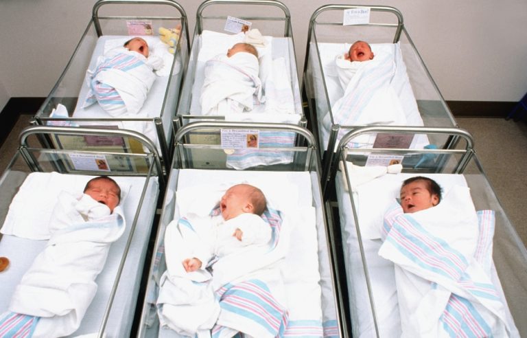 Ελλάδα: Επτά στα δέκα παιδιά γεννιούνται με καισαρική – Ποσοστά έως και 84% σε ορισμένα νοσοκομεία