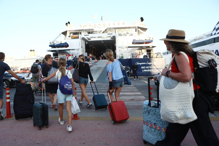 Λύνουν κάβους Ραφήνα και Λαύριο: Τέλος το απαγορευτικό από τις 16:00