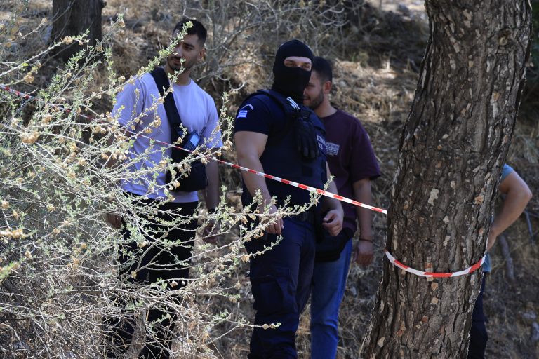 Συναγερμός στην ΕΛ.ΑΣ: Εντοπίστηκε σορός σε σπηλιά στον Λυκαβηττό