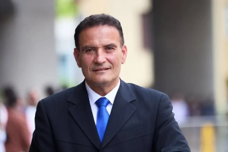 Πέθανε ο δήμαρχος Φούρνων Κορσεών Δημήτρης Καρύδης
