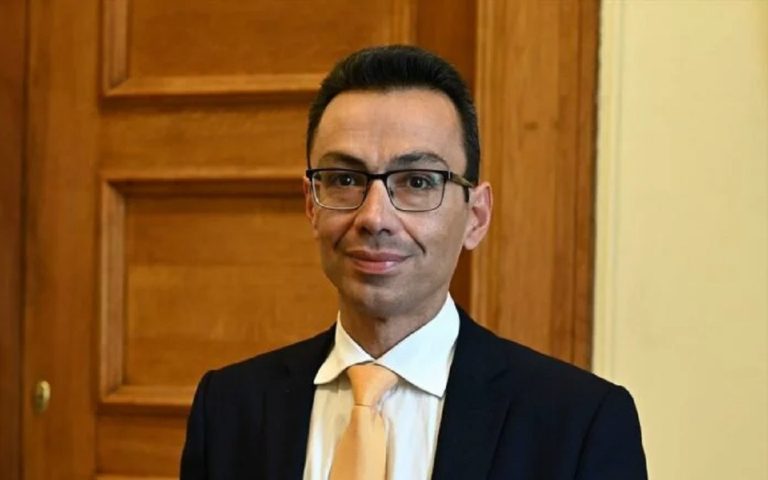 Μαξίμου: Αποχώρησε ο Σωτήρης Σέρμπος από το επιτελείο του πρωθυπουργού