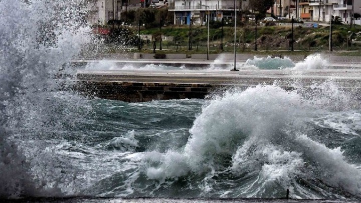 Απαγορευτικό απόπλου από Ραφήνα και Λαύριο, προβλήματα και στον Πειραιά