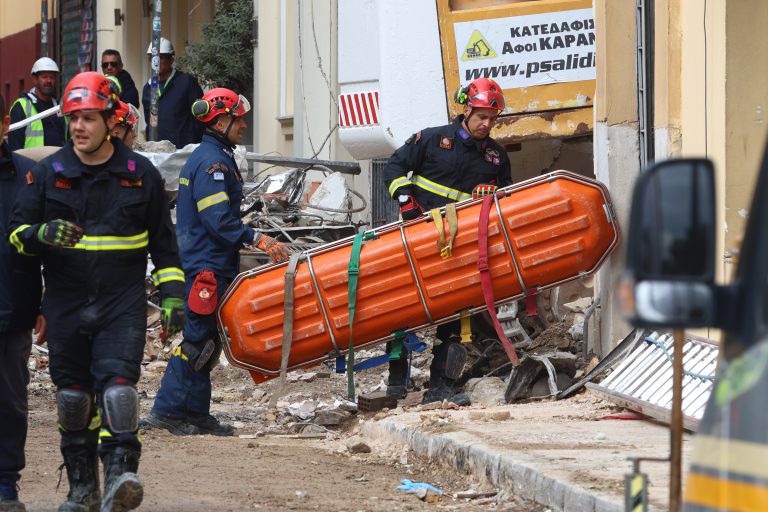 Έκρηξη στην Πλάκα: Εντοπίστηκαν έξι νεκροί – Βρέθηκαν 2 ακόμη σοροί