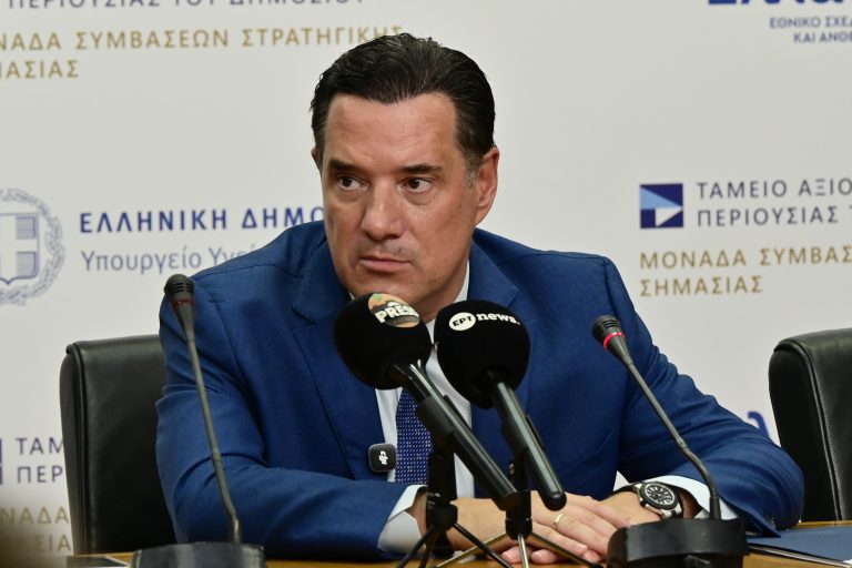 Όσα αποκάλυψε ο Γεωργιάδης για το Medwatch: Οδοντίατροι με botox, ιατρεία με βλαστοκύτταρα και «κόκκινα» ευρήματα