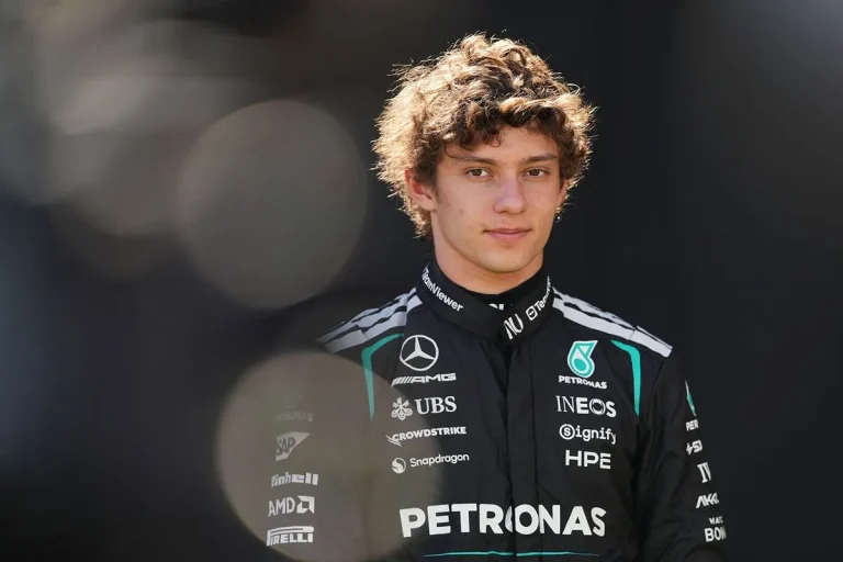 F1: Απίστευτος Αντονέλι στη Μόντσα – Νίκη από τη 19η θέση και ιστορικός θρίαμβος στην Ιταλία (Video)