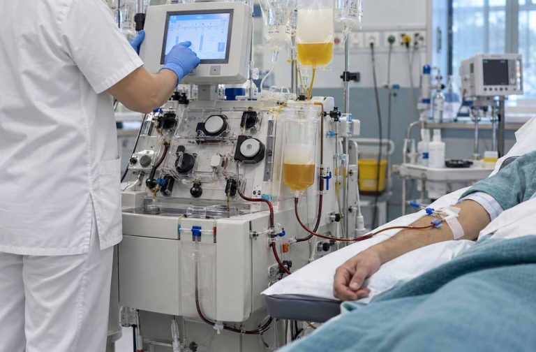 Πλασμαφαίρεση: Έρευνες και στην Κύπρο μετά τον θάνατο Μαζωνάκη – Στο μικροσκόπιο δύο κέντρα