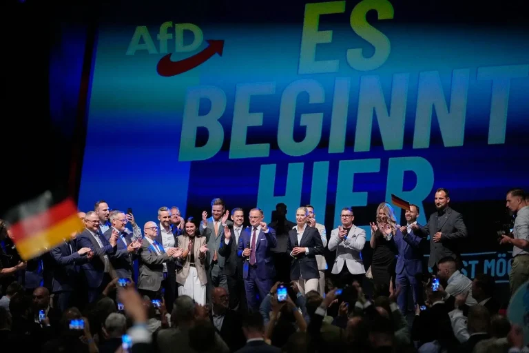 Γερμανία: Η AfD προ των πυλών της εξουσίας – Ο γρίφος στη Σαξονία-Άνχαλτ και η πίεση στον Μερτς