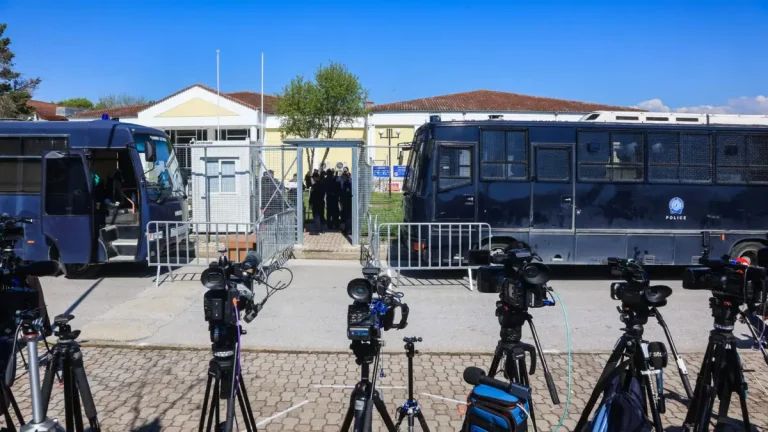 Δίκη Τεμπών: Τη Δευτέρα η απόφαση για την πλήρη εξέταση του κινητού του σταθμάρχη