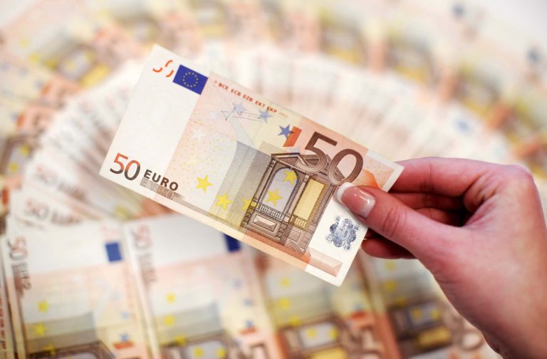 Κατώτατος μισθός: Στα 1.000 ευρώ μικτά το 2028 – Πόσα θα είναι τα καθαρά