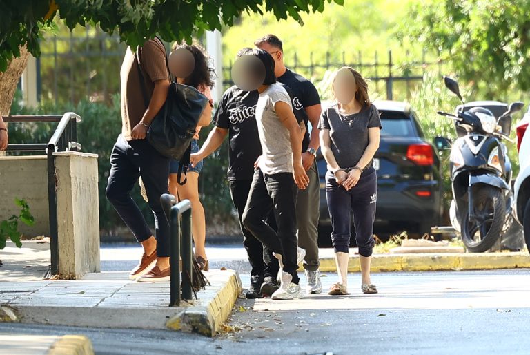 Σοκάρουν τα νέα στοιχεία για την υπόθεση της Κυψέλης – Τα τρία παιδιά γνώριζαν για το νεκρό βρέφος στην κατάψυξη (video)