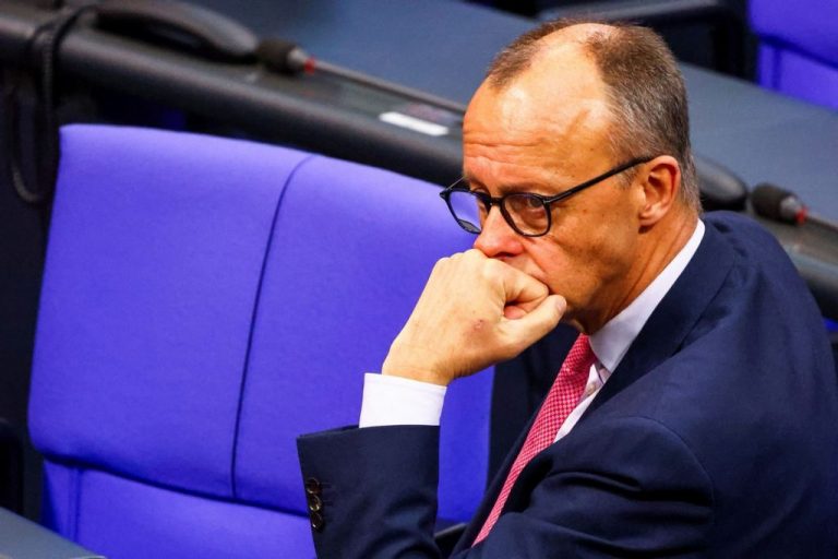 Γερμανία: Το 55% ζητά την παραίτηση Μερτς – Η AfD επτά μονάδες μπροστά από την Ένωση