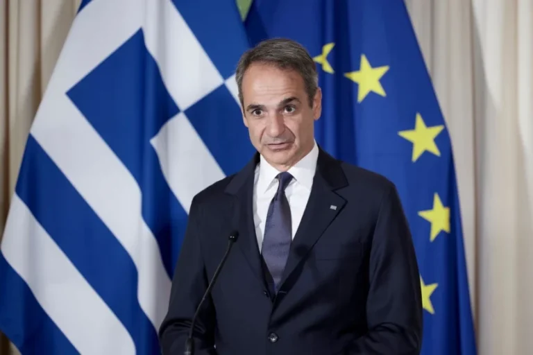 Οπλισμένα τουρκικά F-16 και δύο εμπλοκές στο Αιγαίο ενώ ο Μητσοτάκης βρίσκεται στο Καστελλόριζο