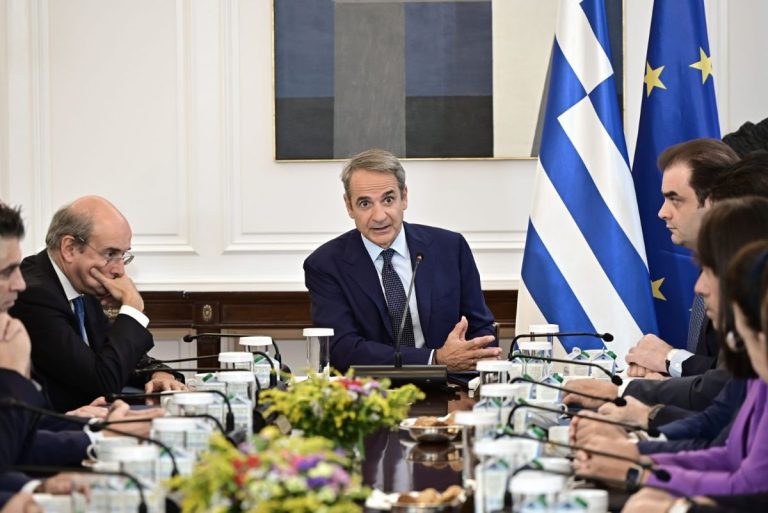 Μητσοτάκης: Διευρύνεται το καθεστώς των δόσεων, από 72 σε 120 – Τα μέτρα για καύσιμα και πετρέλαιο θέρμανσης (video)