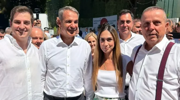 Στο περίπτερο της Political Media Group στη ΔΕΘ ο Κ.Μητσοτάκης (photo)