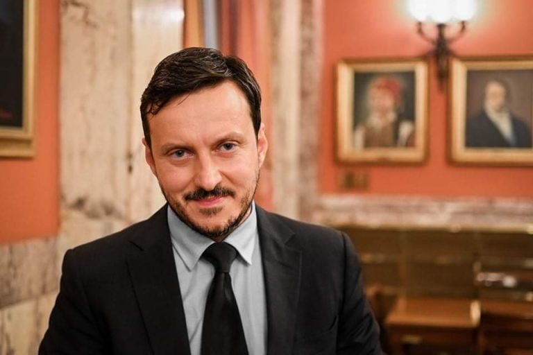 Αναταράξεις στο ΠΑΣΟΚ μετά την πρόταση Πάνα για συνεργασία με τον Τσίπρα