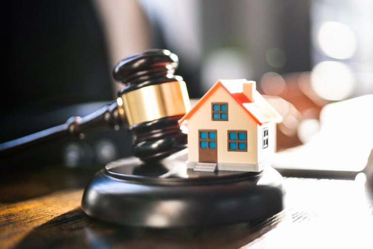 Χρέη σε 120 δόσεις και νέοι κανόνες για τους servicers – Τι αλλάζει στην πράξη για τους οφειλέτες