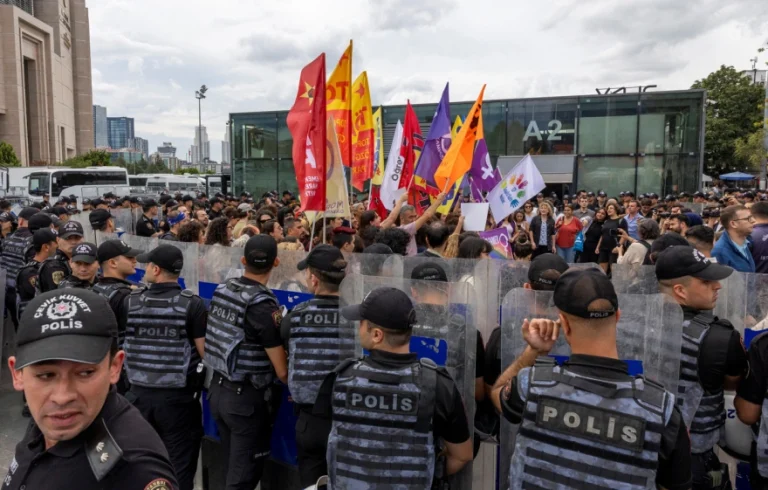 Τουρκία: Πάνω από 150 συλλήψεις σε νέα επιχείρηση κατά της ΛΟΑΤΚΙ+ κοινότητας