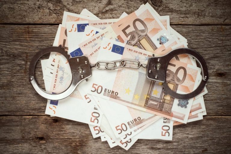 Βόλος: Αστυνομικός συνελήφθη με προσημειωμένα χρήματα για «τακτοποίηση» τροχονομικών παραβάσεων