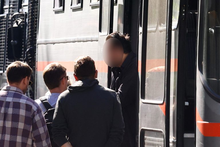 Υπόθεση Καμπούρη: Αναλήψεις 2 εκατ. ευρώ, 50.000 ευρώ σε θυρίδες και 16 κάρτες