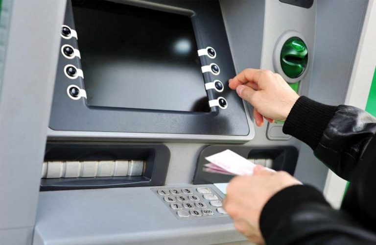 Ενίσχυση 400 ευρώ στους συνταξιούχους και επιστροφή ενοικίου: Οι πληρωμές που σχεδιάζονται για τις 30 Νοεμβρίου
