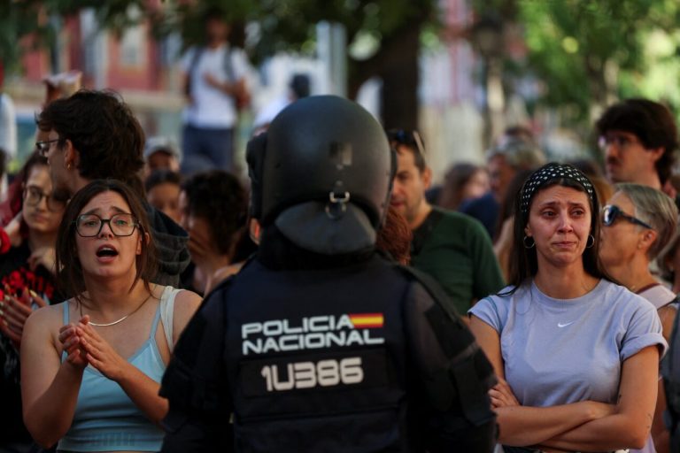 Στους δρόμους η Ισπανία για τα ενοίκια – Συγκρούσεις στη Βαλένθια