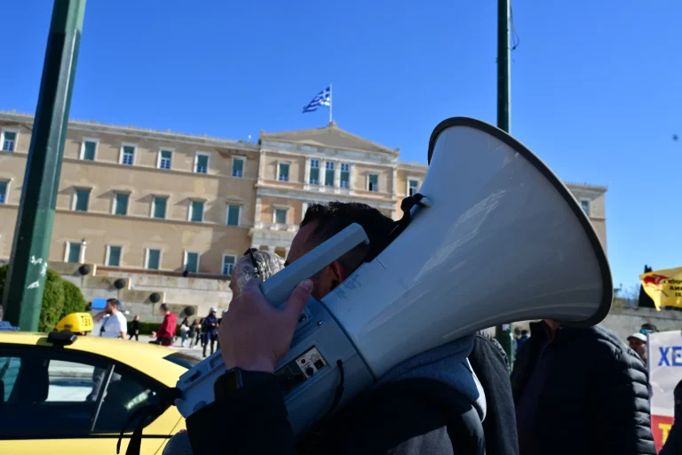 Απεργία 21 Οκτωβρίου: Ποιοι κατεβαίνουν στους δρόμους, τι ισχύει για σχολεία και Μετρό