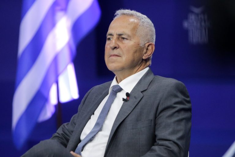 Προς το ΠΑΣΟΚ ο Ευάγγελος Αποστολάκης – Αύριο, Δευτέρα, το ραντεβού με Ανδρουλάκη