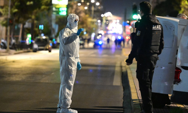 2ος συναγερμός απόψε στην Αθήνα: Τηλεφώνημα για εκρηκτικό μηχανισμό σε αυτοκίνητο στην Καλλιθέα