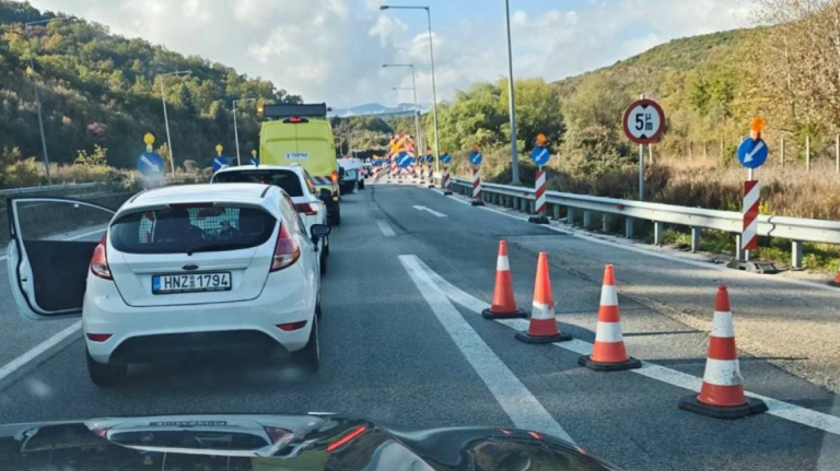 Εγνατία Οδός: Έκλεισαν και τα δύο ρεύματα λόγω διαρροής πετρελαίου – Ουρές χιλιομέτρων