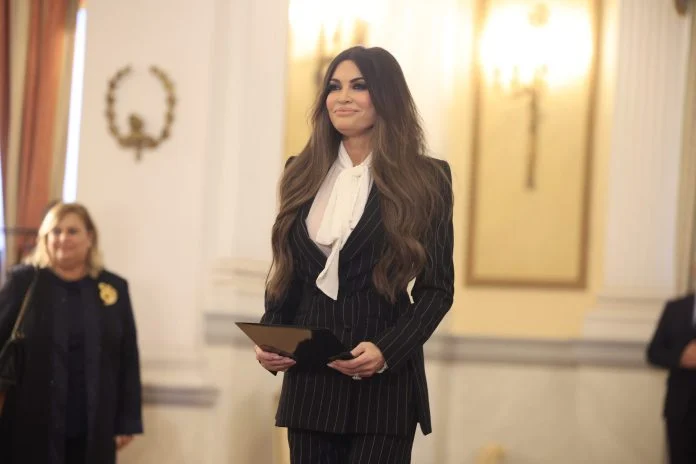 Ο Ντίτερς απειλεί με αγωγή τη Γκιλφόιλ – Τον έχουν προσεγγίσει μόνον Δημοκρατικοί, αποκαλύπτει ο ίδιος (Video)