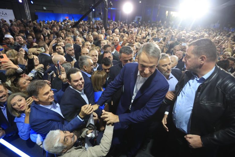 Μητσοτάκης στα 52α “γενέθλια” της ΝΔ: «Θα το ξανακάνουμε το 2027» αλλά και μήνυμα για αναγνώριση λαθών, σεμνότητα (Video)