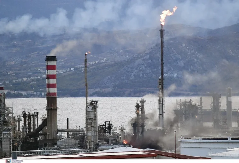 Υπέκυψε στα τραύματά του ο ένας από τους δύο βαριά τραυματίες της έκρηξης στη Motor Oil