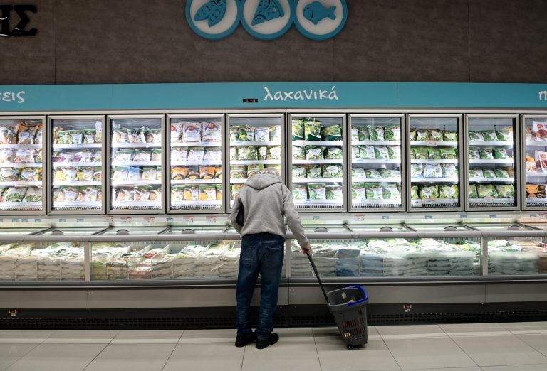 Από το χωράφι στο ράφι με καπέλο 202%: Η ακρίβεια αδειάζει το πορτοφόλι των νοικοκυριών