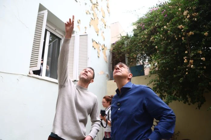 «Je suis Kipseli» ο Αλέξης Τσίπρας – Από την πολιτική παρέμβαση στην… αυτοψία