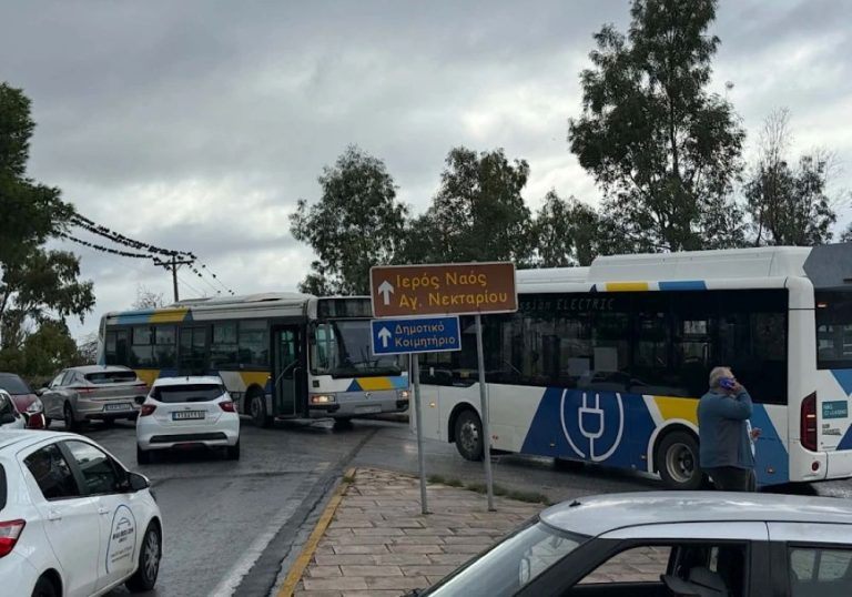 Νεκρή η γυναίκα που παρασύρθηκε από λεωφορείο στη Βούλα